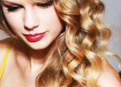 HK swifty currently in London 🇬🇧 fan since 2010 follow me on Instagram @taylllorswifty and my personal ac @suzzzanneho  @taylorswift13