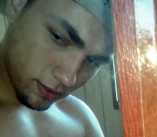 工 ﾚoV乇 ㄚ◯∪ ---- @1_solteiro segue também *w*