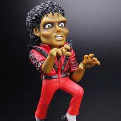 マイケルシンタン 僕はね 尋常性白斑 という皮膚病を患っていたから肌の色が白くなってしまったんだ 白人になりたかった訳ではないよ オセロ中島も前より白くなってきたね 松嶋が白く中島が黒いからオセロなのに僕と同じ病気かな 頑張って日焼け