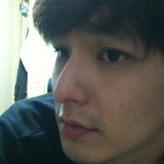 lee99090's profile picture. 