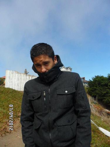 Bullanguero de corazón, casado, me encanta salir, actualmente trabajo en la universidad de chile