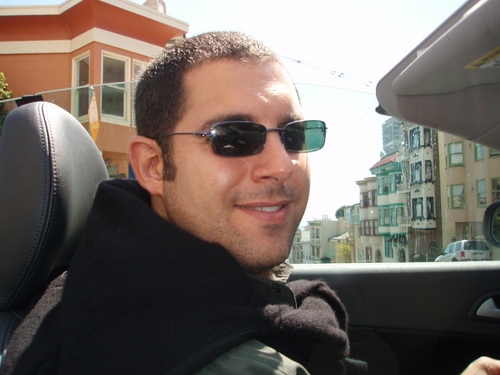 CEO @3D2BGlobal, expert in B2B marketing and sales.