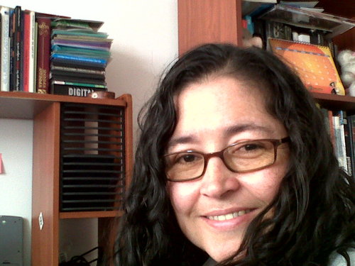 Directora Regional Centro en Caracol Radio, Abogada, Licenciada en Ciencias Sociales, aficionada a la historia y la literatura.