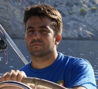 Casat amb la ciència i amant de les lletres. Castells, scrabble, política, premsa, gloses... I ara pel Consell. D'Esquerra i de MÉS. Amic de l'èpica esportiva.