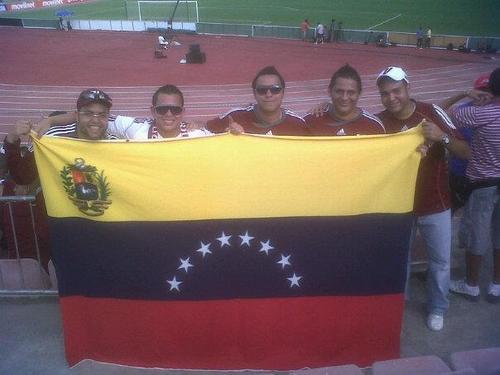 padre de una hija hermosa, una esposa a la que amo,vinotinto 100%, yo soy asi al grana yo lo quiero