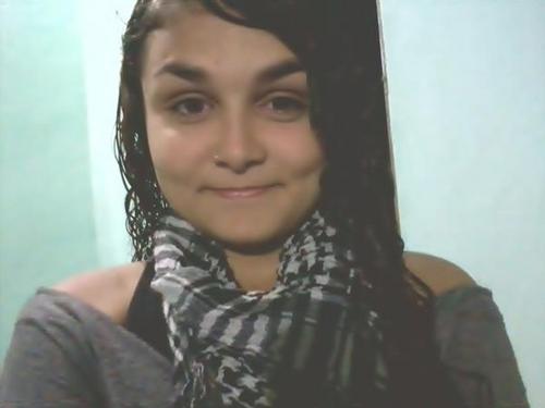 14 anos, capricorniana, flamenguista, carioca, simpática, animada, engraçada, solteira,e sincera! enfim..
Sonho em fazer Direito.