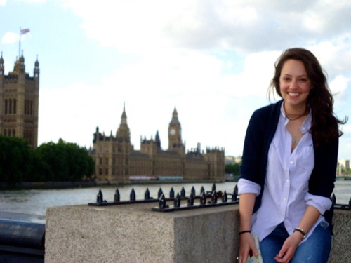 chloeeemery's profile picture. 