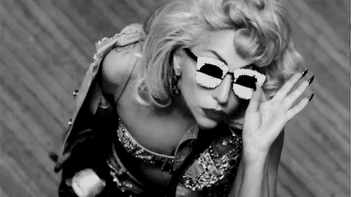 Olááá eu sou um grande fãn da Lady GaGa ! sou amigo dos meus amigos! e adoro ir a festas! ;)
