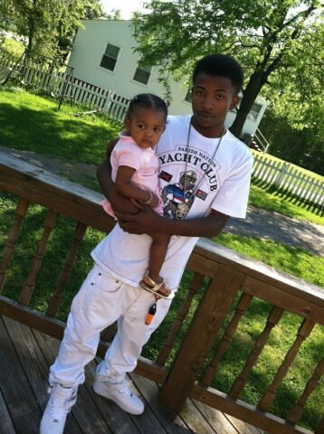 #SwallowMe4Free One Big Room Fulla Bad Bitchez! #TeamSolo Love My Daughter! #StopSnitchin