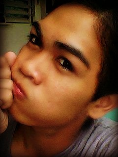 joeylalbert's profile picture. simple but glamorous