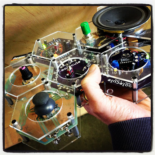 Education / DIY-Electronics / Interactive Media Arts /// Molecule Synth: Design Your Own Instrument! https://t.co/9Huj8zVnNw https://t.co/XT4J1UVAt0