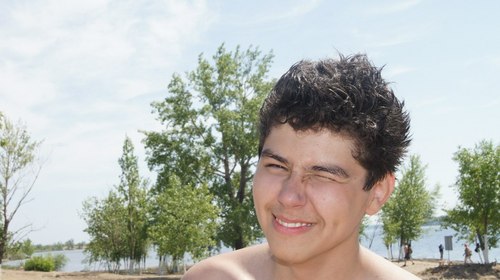 y_uzrazhe's profile picture. sunlight hurts my eyes!