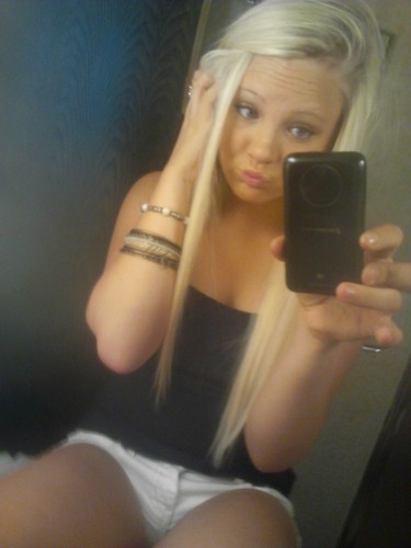 Winni_inni_inni's profile picture. Brea baby(: 801~slc bitchizz #team awsome, #genuine, #sweetheart, #capricorn twat me (: