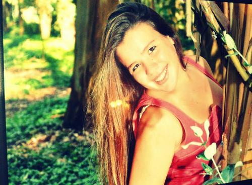 Success is a journey not a destination.
La vida son momentos solo dejalos ir.