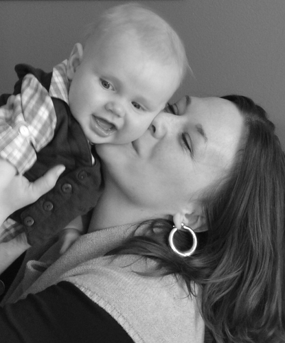 Modern mom with a flare for order and a love of chaos. Professional Organizer learning to juggle work with being mommy. Family organizing tips at: