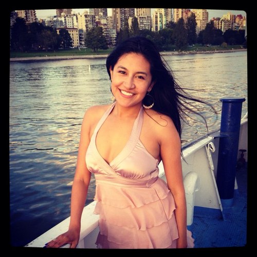 alex_dimas's profile picture. Adventure Seeker/Sun Worshipper/Yoga Addict/Experimental Cook