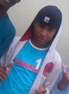 Jhoninha conhecido como chocolatte , 16 anos Siguino Gemeos Muinto Simpatico E Amigo Na Hora Que Vc Mais Precisa   Quiser Conhece Segue Ae ^^)
#UzPuTÃo