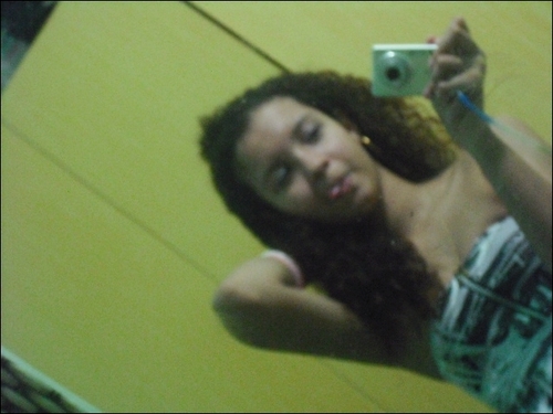 May_Lovato's profile picture. • 'Biografia {?}
Fala sério! Como vou resumir minha
vida aki no twitter?
Fofo néah?
Fiz prah vuxê amor!
Me segue logo, táh?