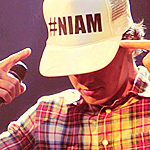 Justin Bieber just blew my bio. Because of his swag. And Niall Horan, just ate half of my bio. ;)