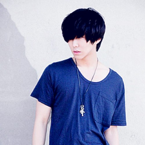 kpop_music_game's profile picture. 