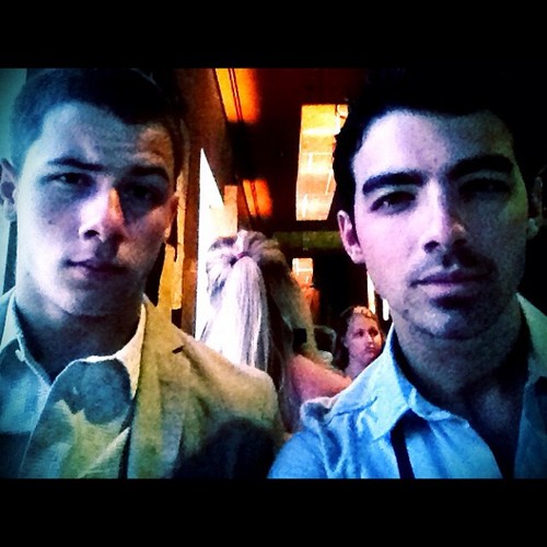 Fans Jonaticas Chilenas, Que Adoramos A La Banda Que Tiene A Los 3 Chicos Mas Hermosos Del Mundo, @JonasBrothers