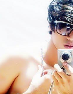 18 Anos, Amo Rock, Pizza, Coca-Cola.. Namorando.. #Follow-me?