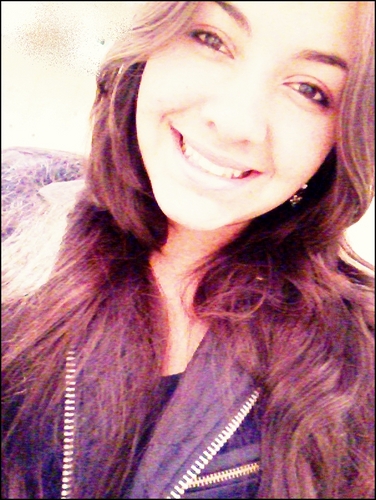 Faça de conta que vc nasceu com seu coração reservado pro meu ♥ 

Face --  http://t.co/Il2zhaG1xe