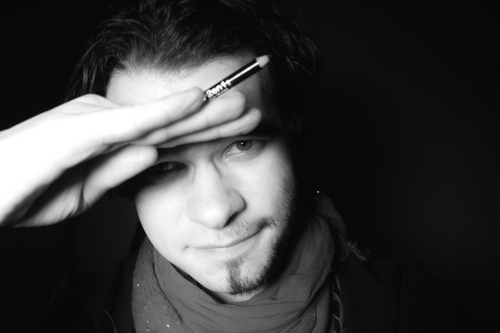 Awnaudph's profile picture. Épicier de campagne. Twitte politique et peint des figurines entre deux clients.