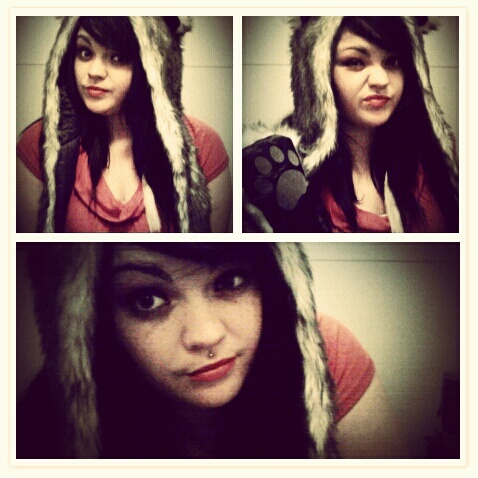 KrystalBell666's profile picture. meow :3