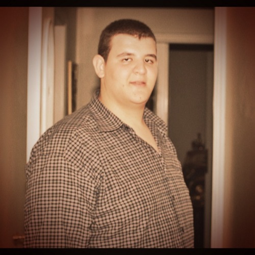 normal guy live in syria freedom land music is my life Follow Me For a Follow Back 
https://t.co/gtnHU18lLJ
Follow me on Facebook :D