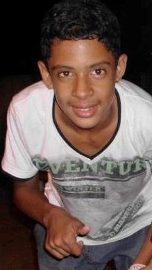Menino que te encαntαα ;
Gαrotoo que te fαscinα ;
Homem que te enlouquecee.