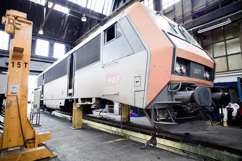 Thomas, je travaille au Matériel, agent de maintenance pour la SNCF. Une question dans ce domaine ? Je peux vous renseigner. Ces propos n'engagent que moi.