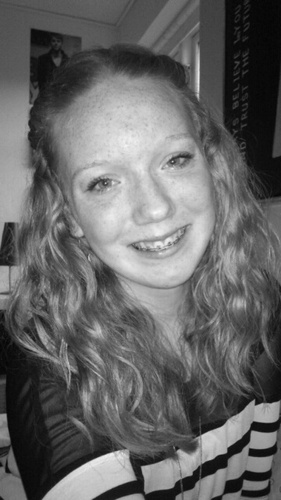 I'm a danish directioner. I love one direction, and specially Louis. I'm 14 years old and come from Denmark. I love to play football. xxx Ida