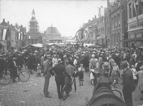 tongerlohuys's profile picture. In de voormalige pastorie van de Sint-Janskerk is nu het Tongerlohuys gehuisvest. Hier kun je de historie van Roosendaal en omgeving beleven.