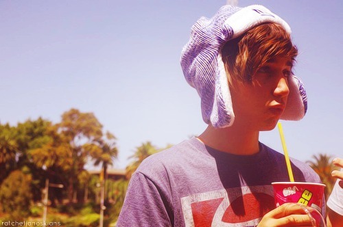 Janoskians ♥ you're fucking disgusting patricia.