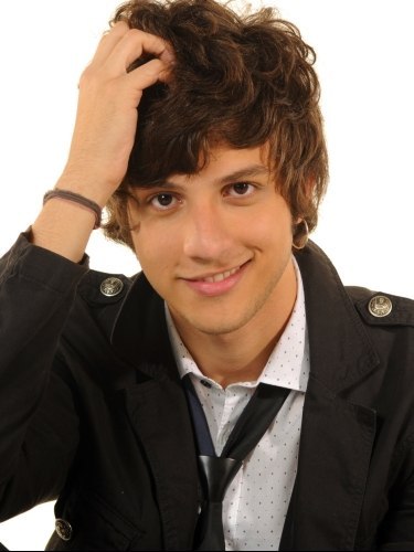 amor inexplicavel,e incondicional simplismente sem palavres para explicar esse amor apenas o amo @ChaySuede =)