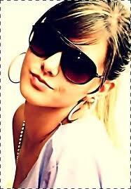 DSTV, to no outro twitter @oisougabriella  | 15 years, BELIBER, modelo de fotos fake, sua :)