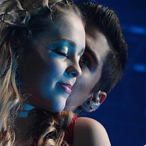 Eu Daria a Volta ao Mundo só pra te encontrar 
@sophiaabrahao e @MicaelBorges_
Since:13.06.2012
