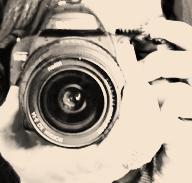 'A melhor coisa sobre uma fotografia, é que ela não muda mesmo quando as pessoas mudam'
- Andy Warhol