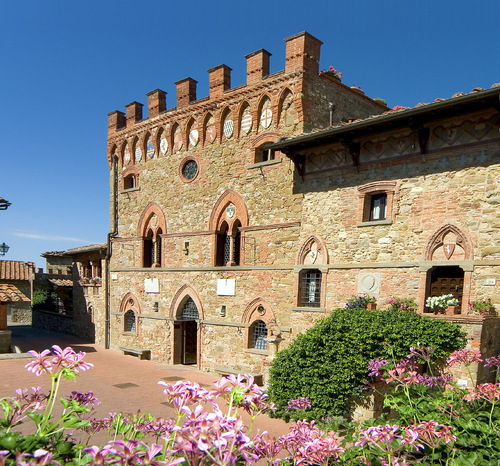 An elegant #hotel in a #castle in the heart of #Chianti.For an unforgettable #holiday in the gentle #Tuscan countryside surrounded by works of #art and comforts