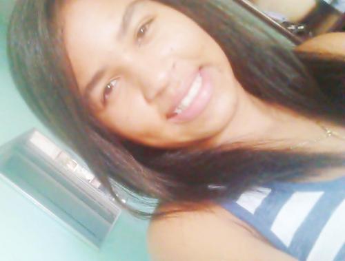 Brilhando em vida, Sorrindo à toa Só vibrando amor e paz Vejo a Lua, lembro do sonho Torço pra realizar
Sinto a noite, Penso em você Lembro como é bom amar