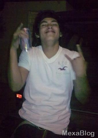 Me encanta la fiesta y salir con mis amigos,
soy estudiante de Ing en sistemas y me gusta ver t.v y jugar video juegos #followxfollow
#followback