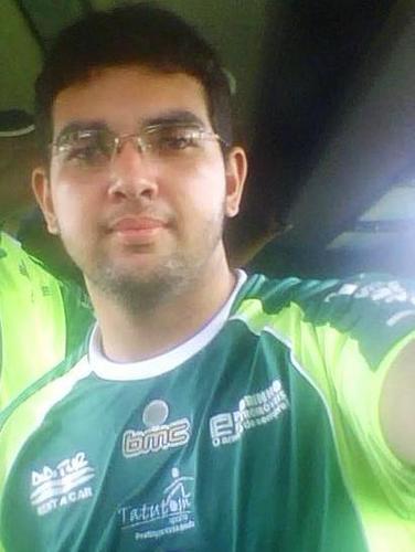 Empreendedor, Técnico em Petróleo e Gás, eletrodoméstico, refrigeração e split residencial e industrial... e um capricorniano apaixonado por adrenalina.