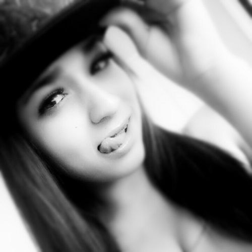10RAWR10's profile picture. ayee iam amanda i love to laugh and smile live life like theres no tomorro ..dont let someone put u down c; follow mee iam cool !! :D ...yea right ._.