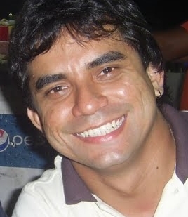 Legal, Engraçado, Extrovertido , Sincero , Esforçado , Amigo !