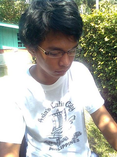 When life gives you a hundred reasons to cry,then show life that you have a thousand reasons to smile.:D
