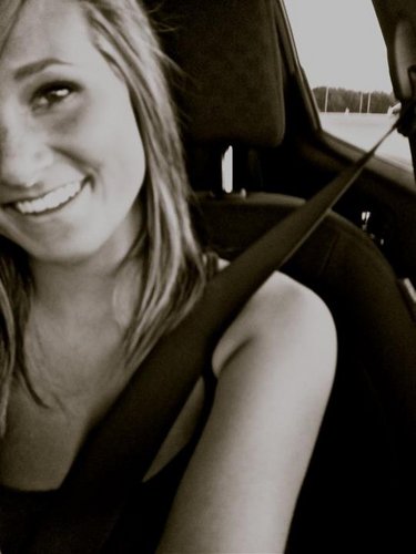 Competitive MLG Halo player and a down to earth girl!
