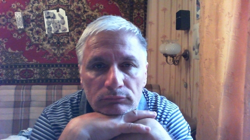 возраст скорее зрелый, чем спелый. единственное
место где ощущаю свою естественность- семья и мне одному понятное дело.чувак, интеллигент и то и другое вместе