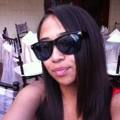 b0ssybtch's profile picture. thE NAME bEEh R0byyN; AgE 20; LiiViiNg thAt CaLi LiiFE; StRAiight 0N thE dRAMA.!