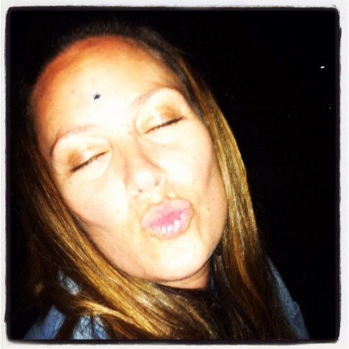 hoopsgirl14's profile picture. love life! and sunshine. and basketball and family and coffee. and kissing.